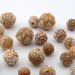 Lot (21) rare Czech Deco Egyptian revival carved glass beads