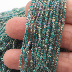 Master Hank crystal green faceted seed glass beads 12/0 Vintage Czech - kopie