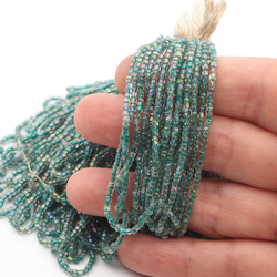 Master Hank crystal green faceted seed glass beads 12/0 Vintage Czech - kopie