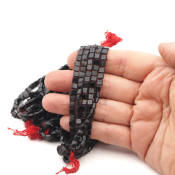 Victorian Antique faceted Black square ribbed nailhead Lustre flat back glass beads Master Hank 3.6 mm   - kopie