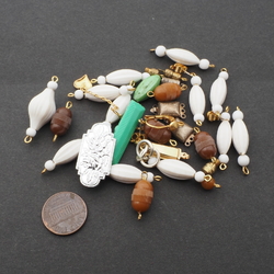 Lot vintage mixed plastic glass beads clasps brooch earring findings