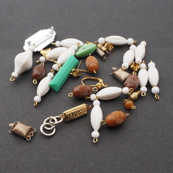 Lot vintage mixed plastic glass beads clasps brooch earring findings