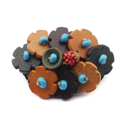 Vintage Czech pin brooch Schowanek wood flower beads
