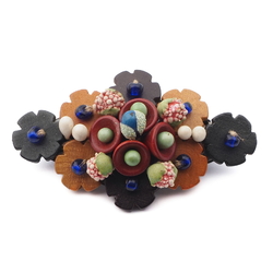 Vintage Czech pin brooch Schowanek wood flower berry beads