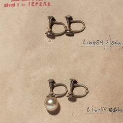 Vintage Czech sample card pearl bead screw back earrings