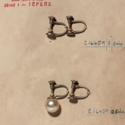 Vintage Czech sample card pearl bead screw back earrings