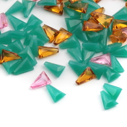 Lot (100) Vintage Czech chrysoprase topaz pink triangle glass rhinestones 7x6mm