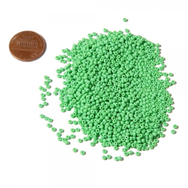 Lot (1400) Czech vintage green rondelle glass seed beads