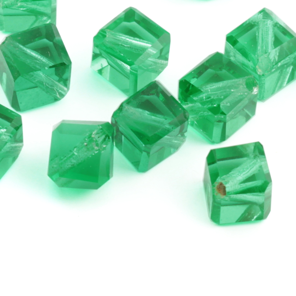 Lot (14) Austrian D.S vintage Emerald green cube faceted glass beads 11mm