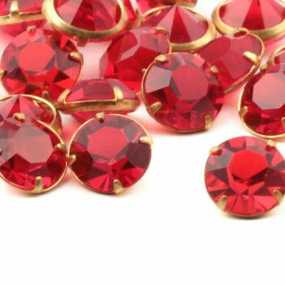 Lot (21) Czech vintage prong set round faceted ruby red rhinestones 9mm