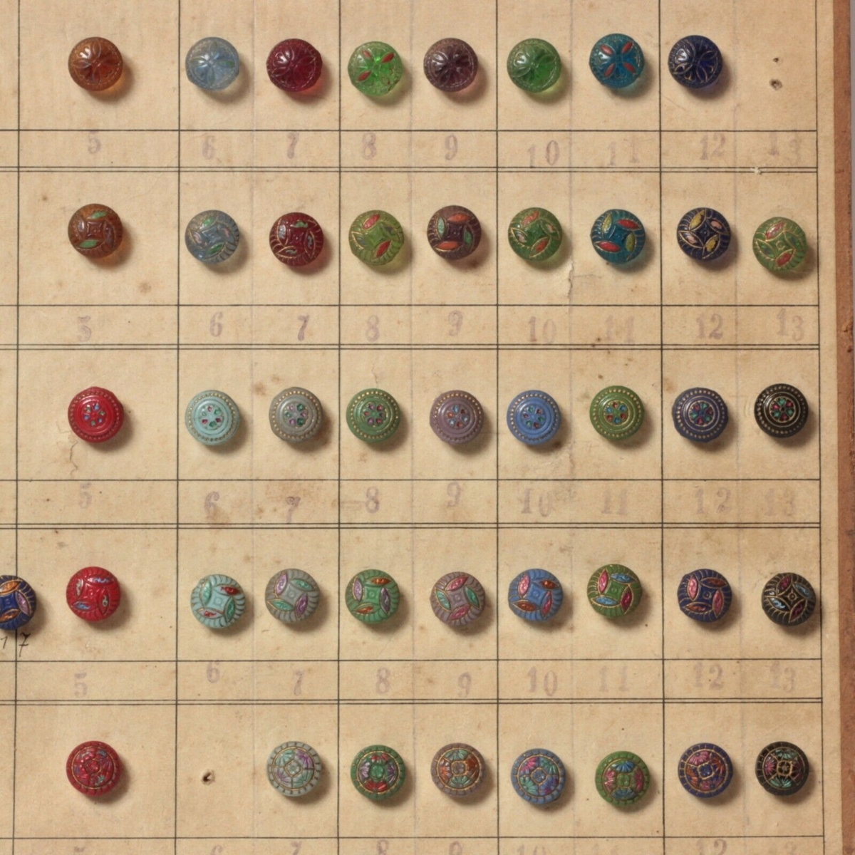 1925 Sample card (164) Czech antique dimi small glass buttons