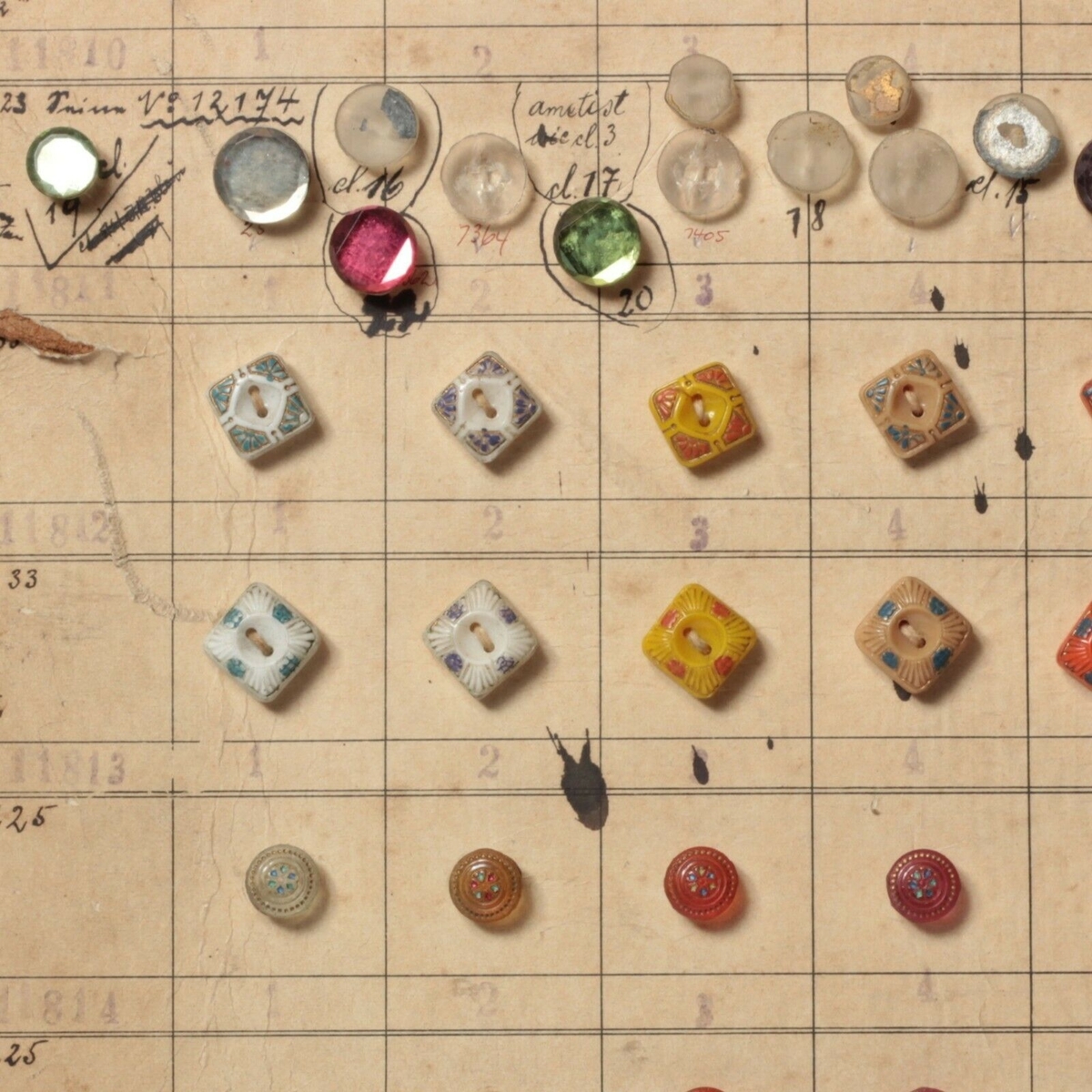 1925 Sample card (164) Czech antique dimi small glass buttons