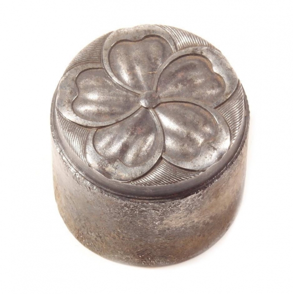 32mm pansy flower 1920's Antique vintage impression die mold Czech glass button cabochon bead steel punch hub