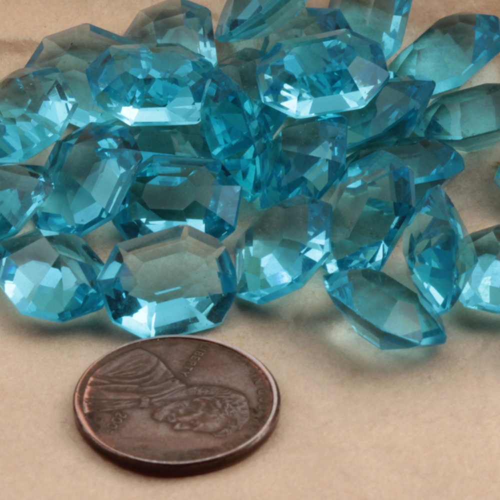 Lot (30) Czech antique light sapphire blue octagon faceted glass rhinestones 12x10mm