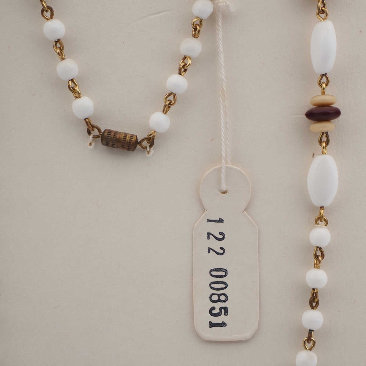 Vintage Czech link chain necklace white black beige glass beads 