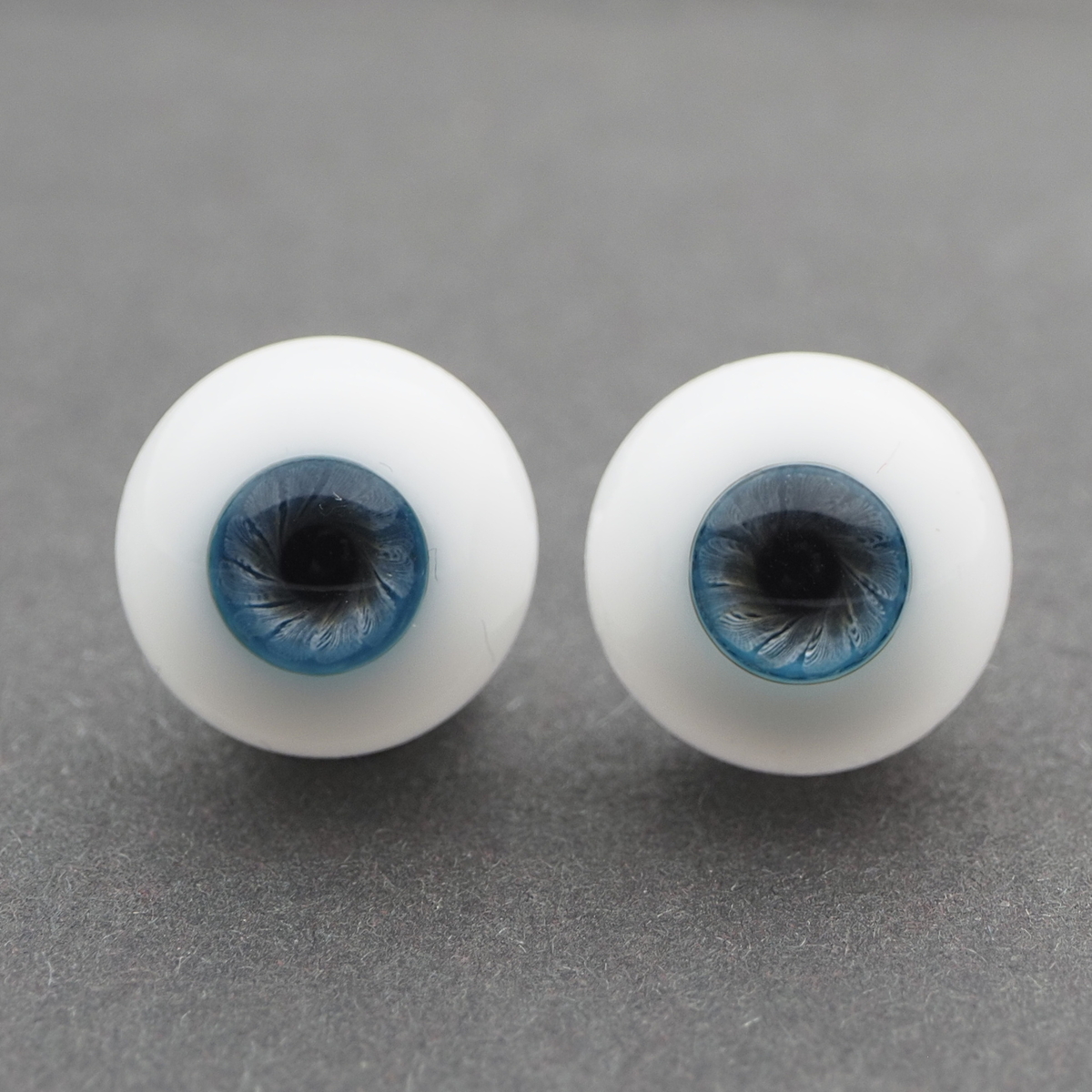 Pair Lauscha vintage blown glass blue eyes 14mm doll reborn