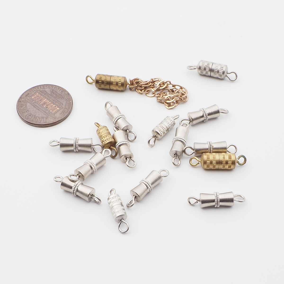 Lot 16 Vintage 1 strand metal screw barrel clasps