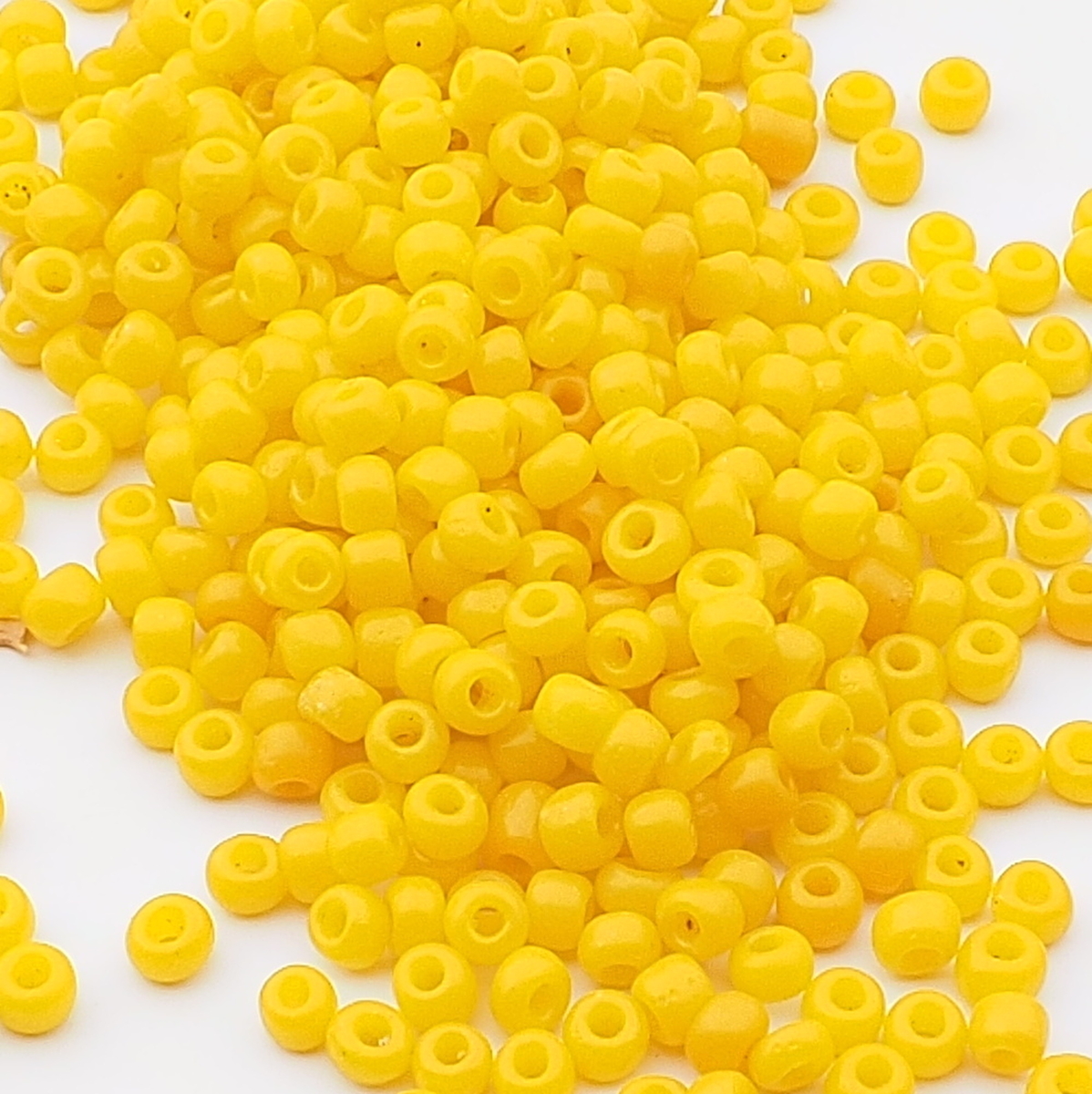 Lot (600) Vintage Czech yellow rondelle glass seed beads