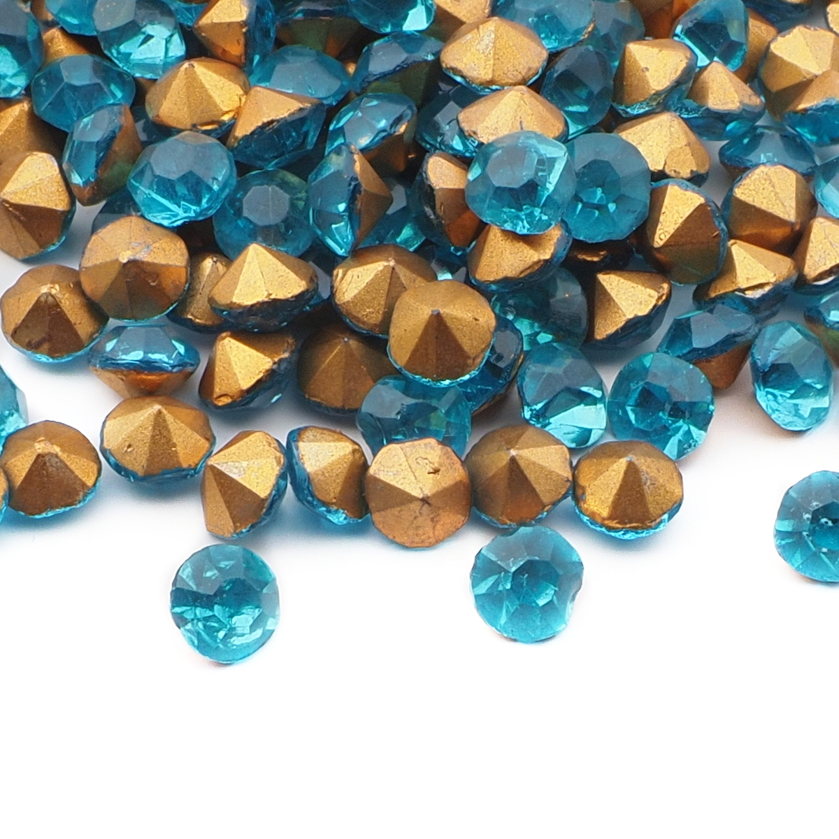 Lot (200) Czech vintage aqua blue foiled round glass rhinestones 6mm