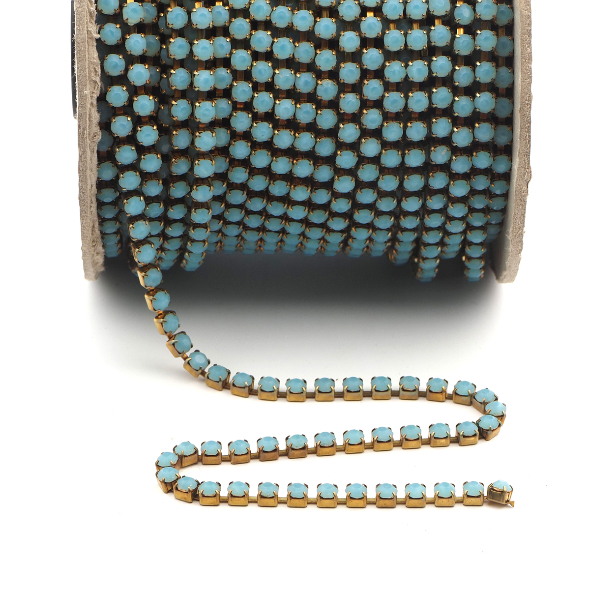 Blue aqua opaline ex brill. Chaton Rhinestone cup chain srae brass jewelry Preciosa ss18, 1 meter