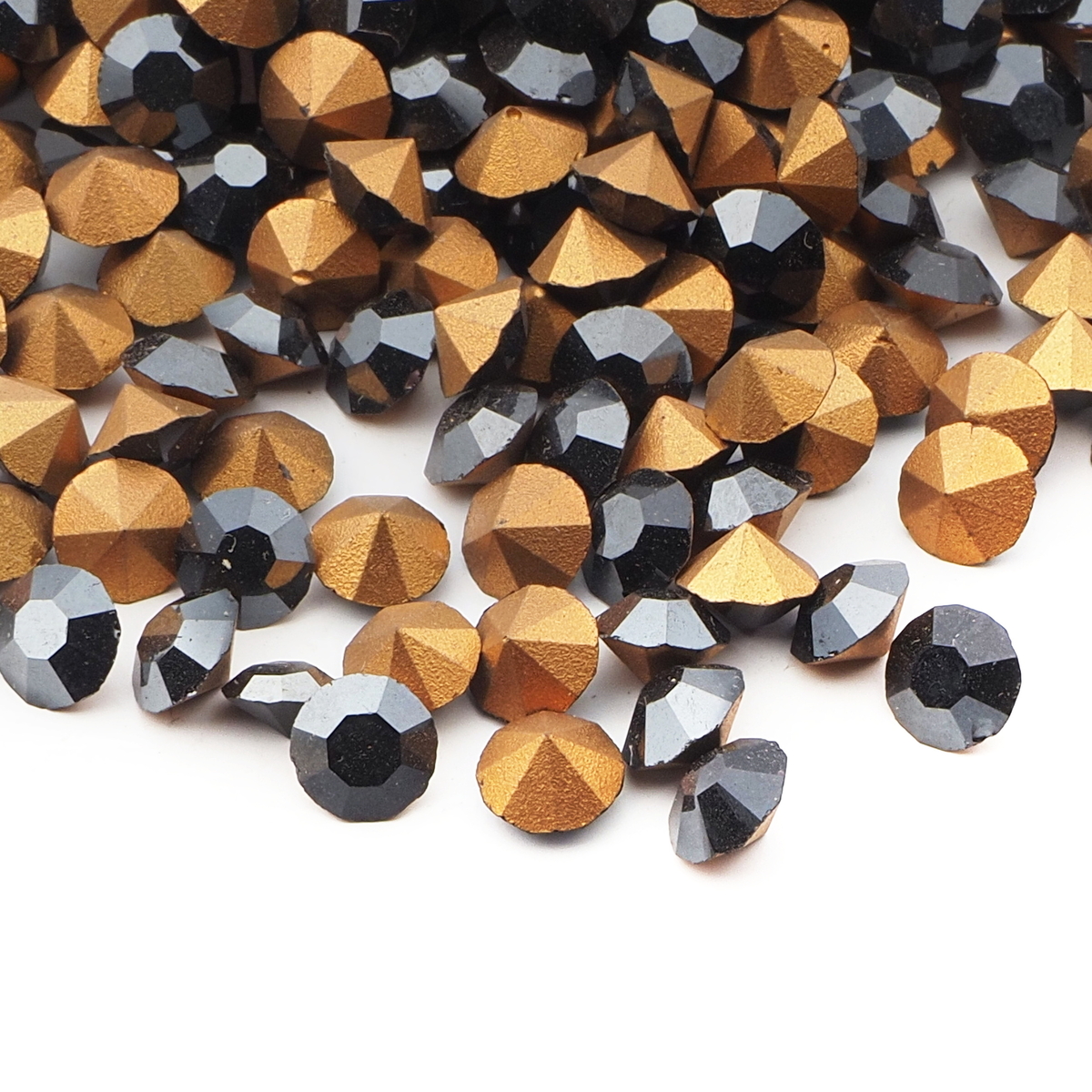 Lot (500) Vintage Czech hematite round glass rhinestones 5mm