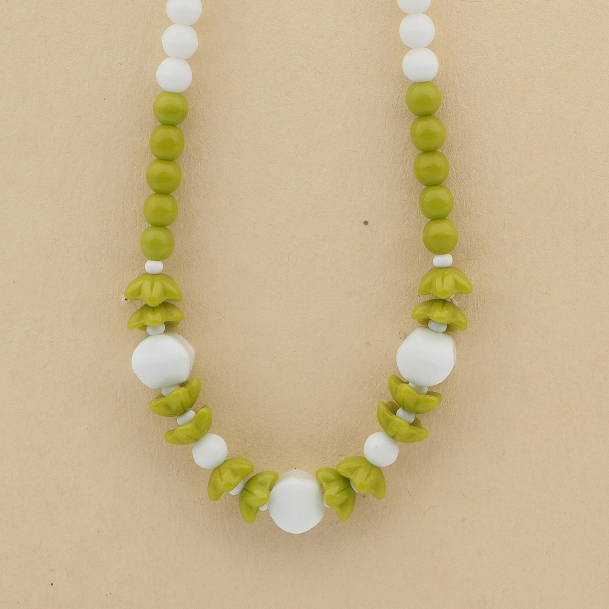 Vintage Czech necklace green white round flower glass beads 