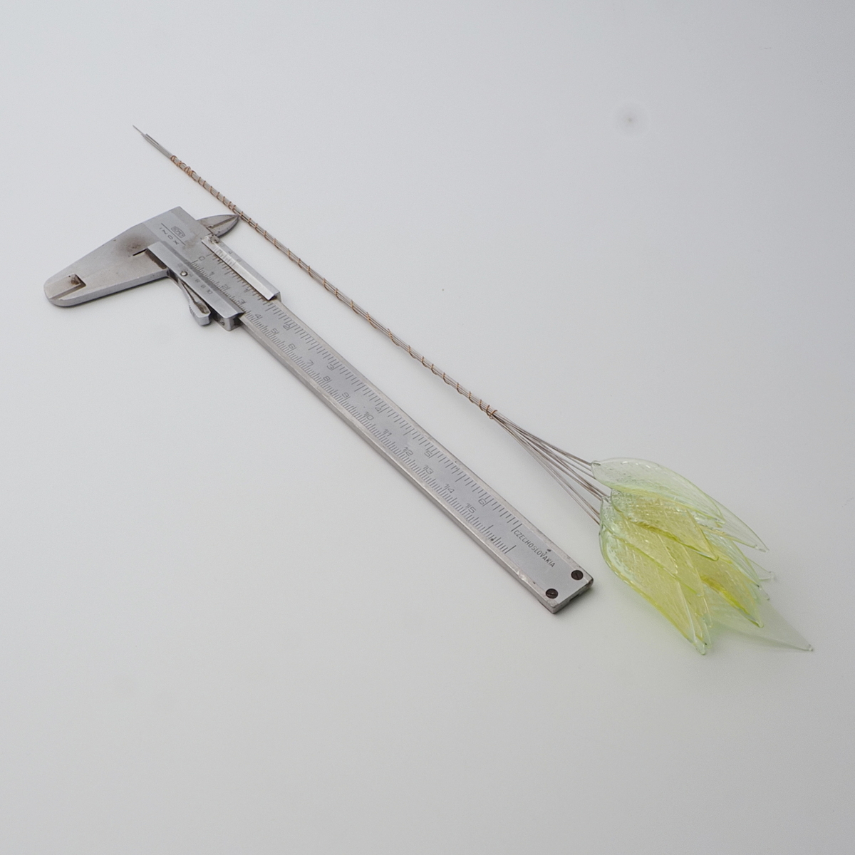 Czech lampwork uranium glass flower leaf headpin bead (1 bead)