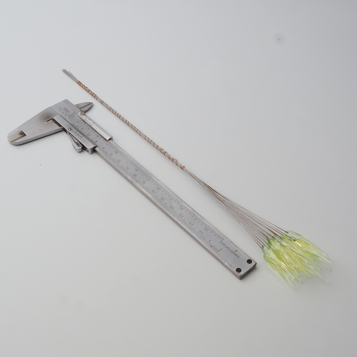 Czech lampwork uranium glass spear flower part headpin bead (1 bead)