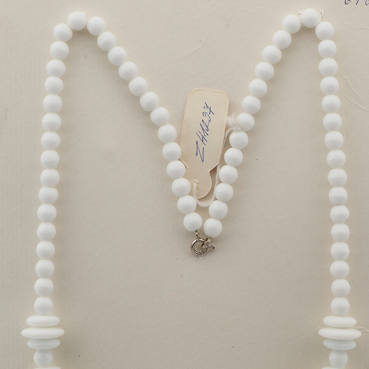 Vintage Czech necklace white yellow glass beads 24"