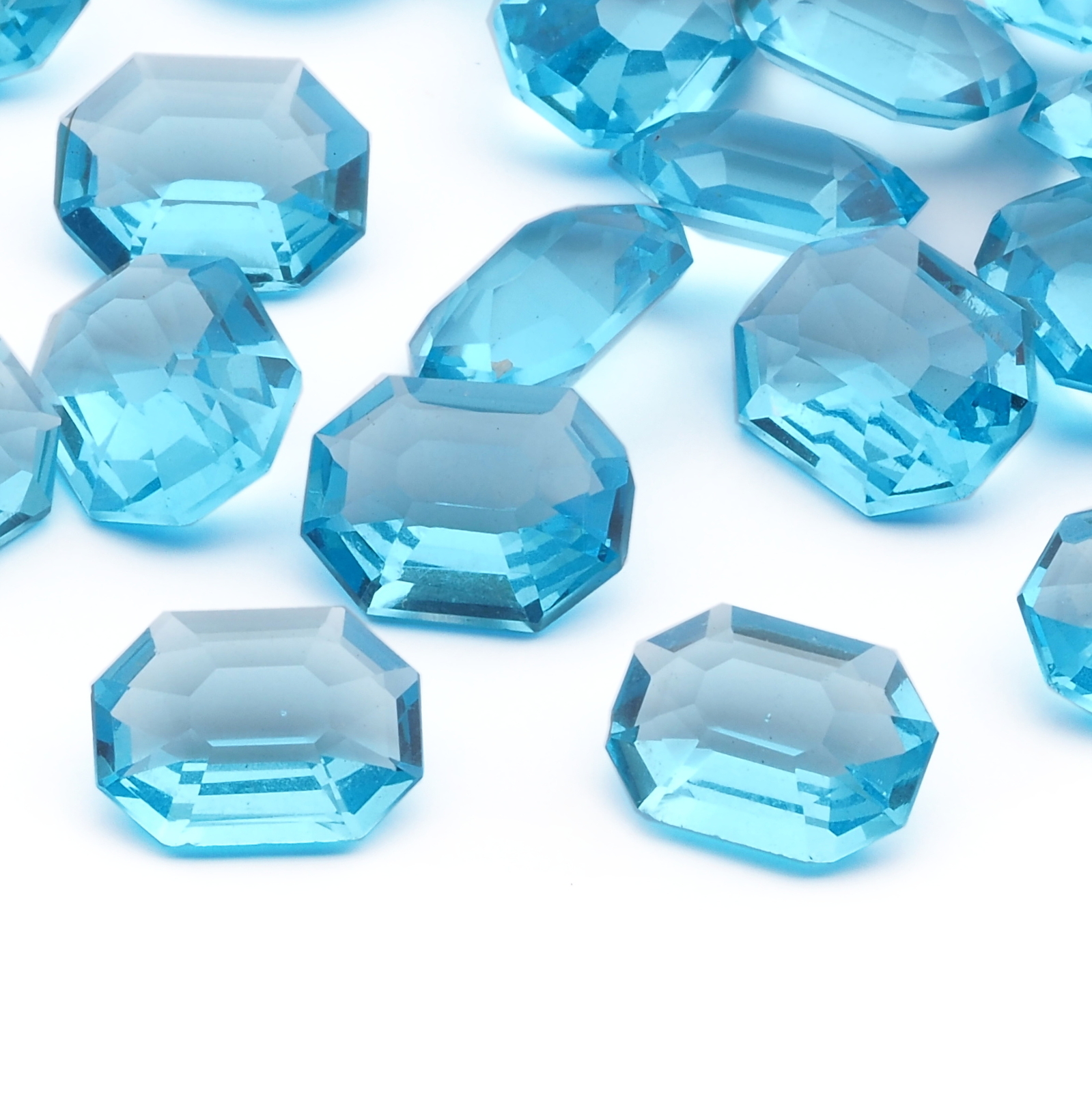 Lot (33) Czech vintage octagon faceted blue glass rhinestones 10x8mm