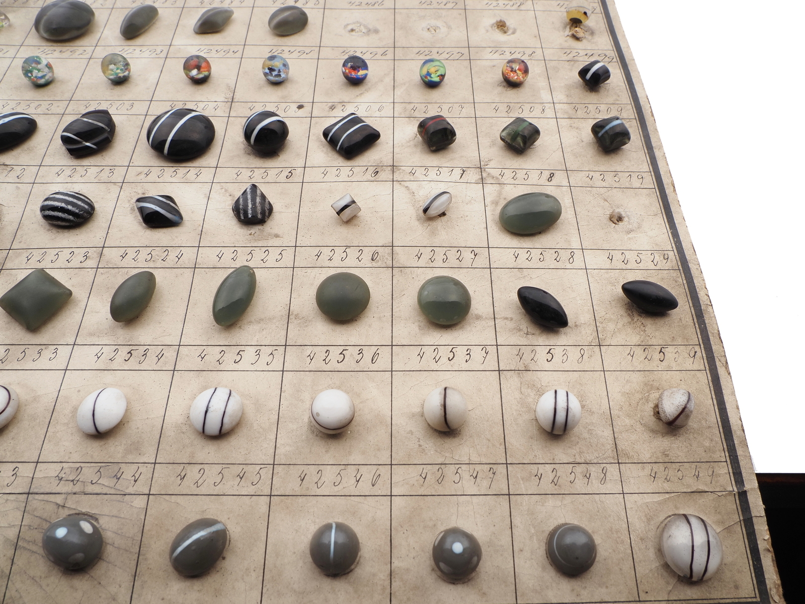 Sample card (121) Czech antique glass buttons bicolor paperweight moonglow