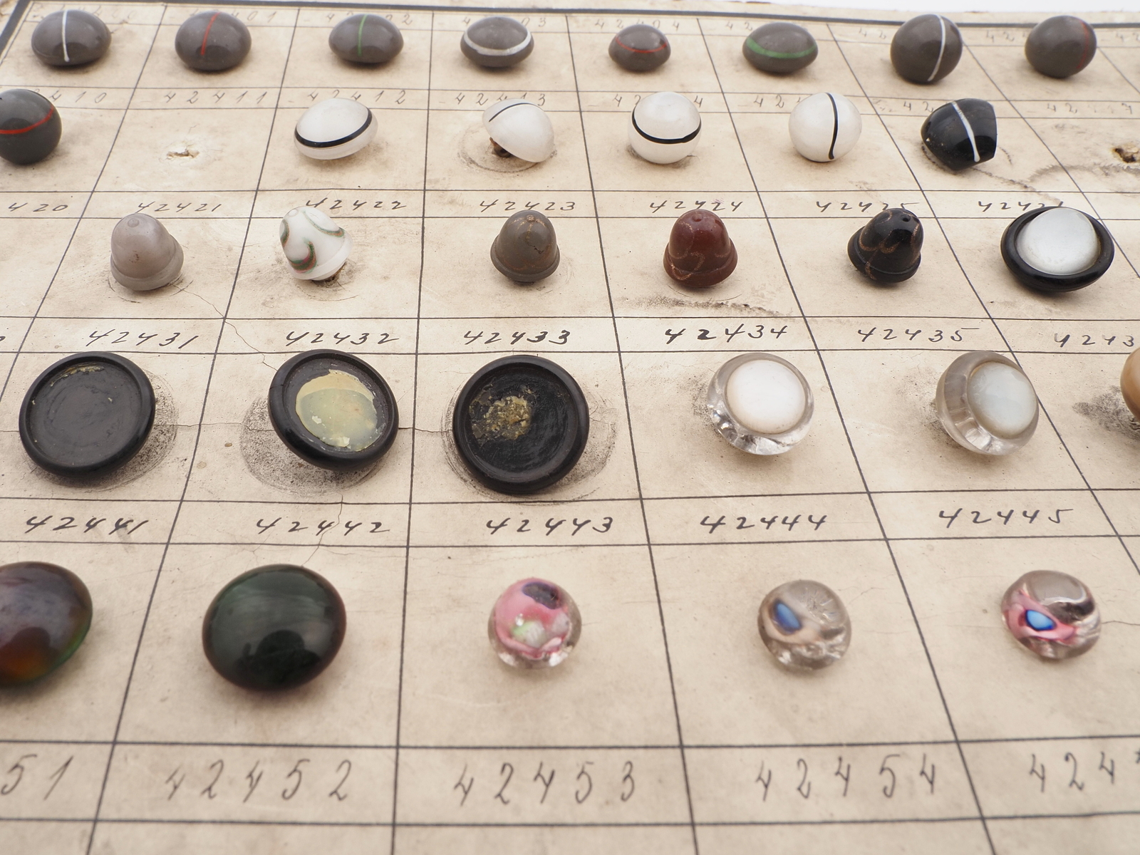 Sample card (121) Czech antique glass buttons bicolor paperweight moonglow