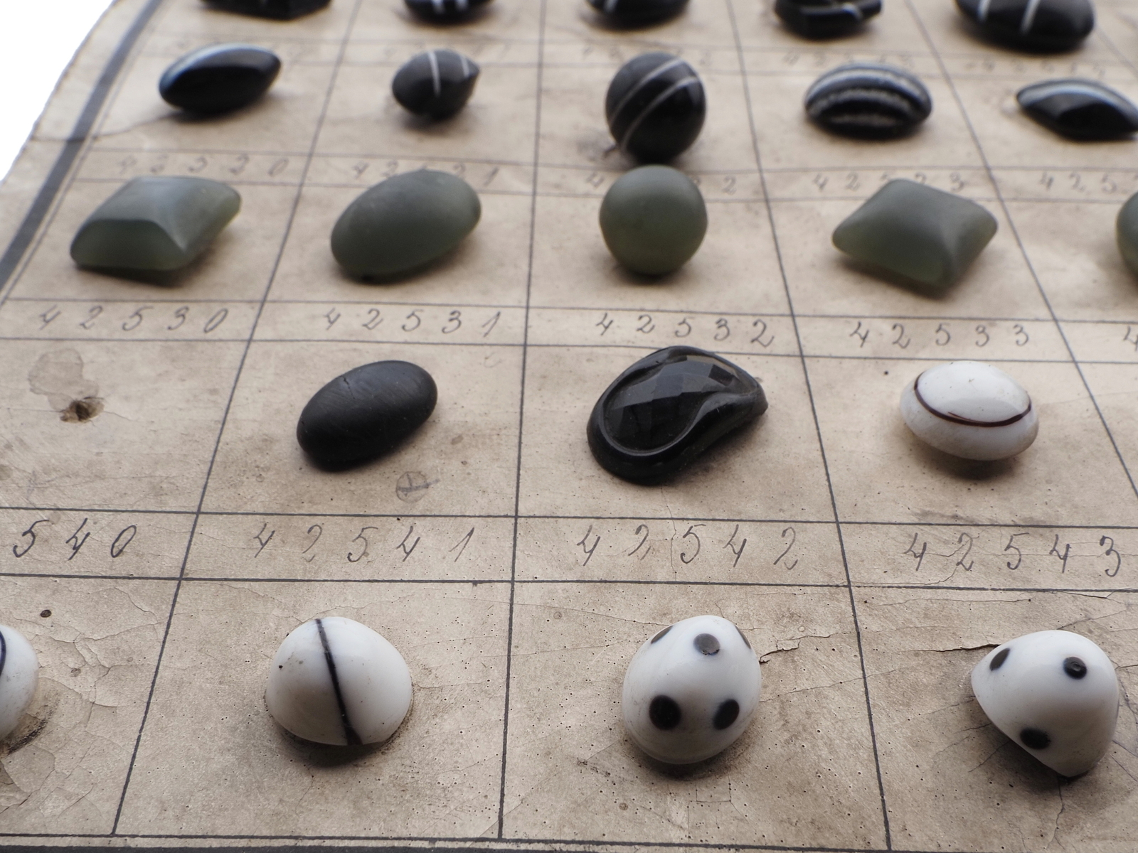 Sample card (121) Czech antique glass buttons bicolor paperweight moonglow