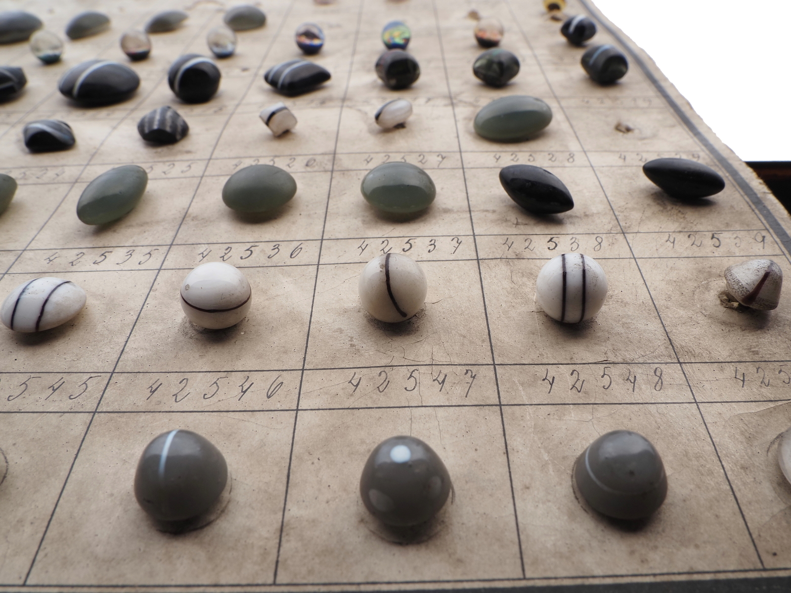 Sample card (121) Czech antique glass buttons bicolor paperweight moonglow