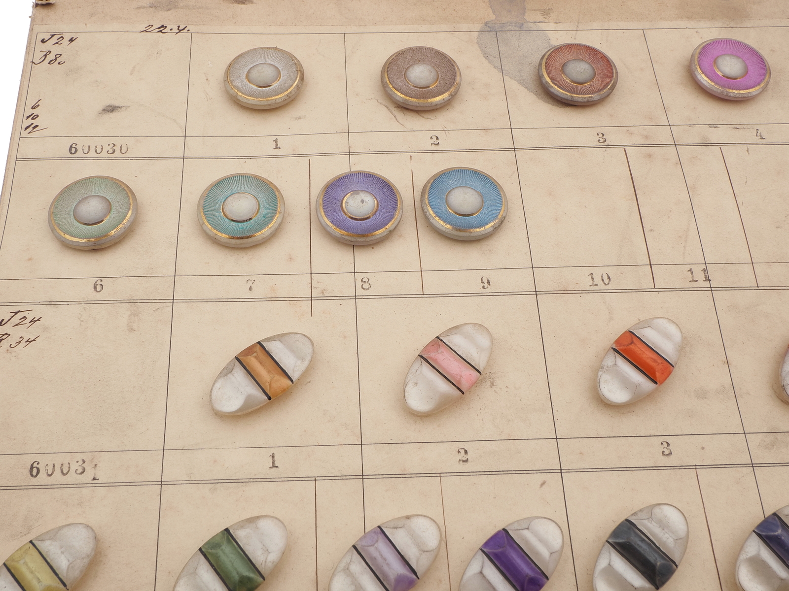 1915 Sample card (46) Czech antique glass buttons pearl satin hand painted