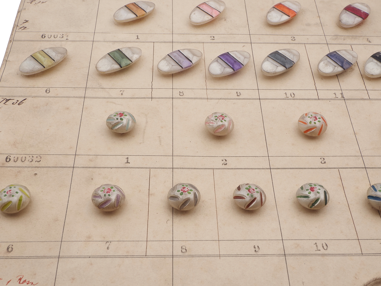 1915 Sample card (46) Czech antique glass buttons pearl satin hand painted