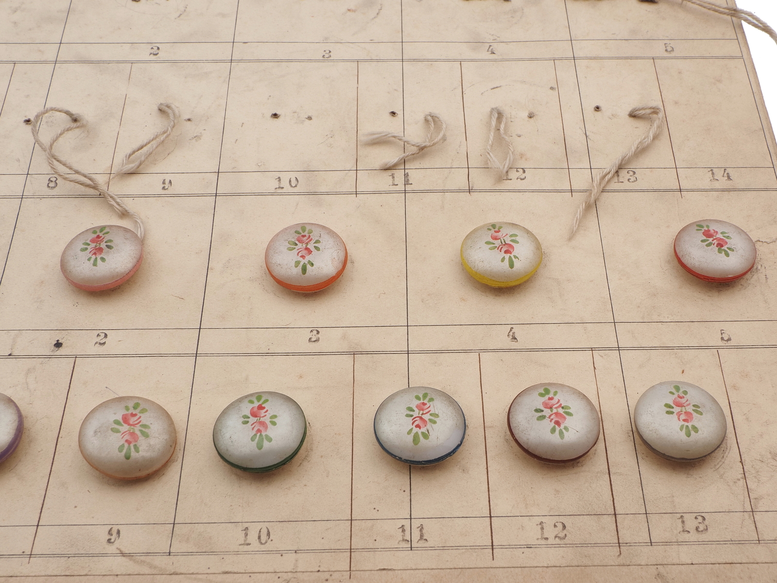 1915 Sample card (46) Czech antique glass buttons pearl satin hand painted