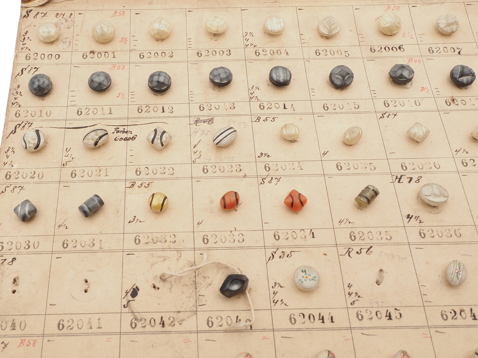 1915 Sample card (142) Czech antique glass buttons hand painted pearl dimi