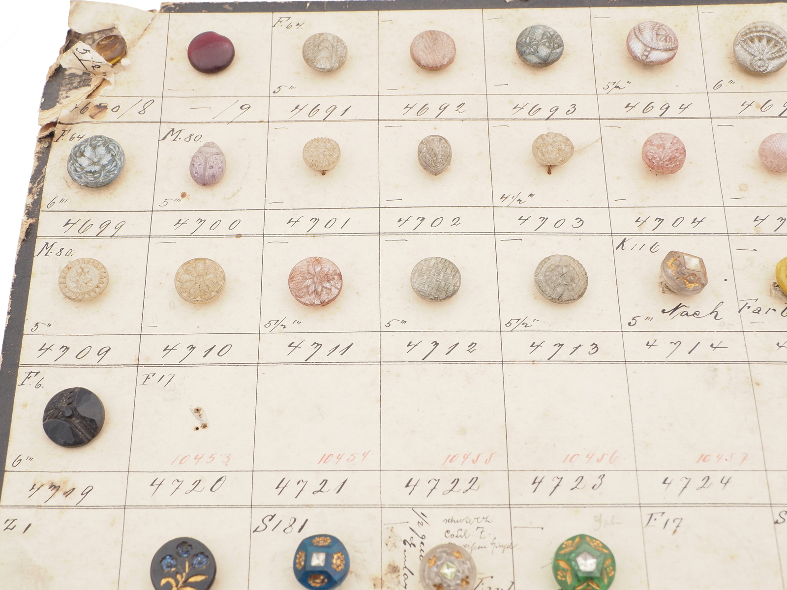 Sample card (118) Czech antique glass buttons