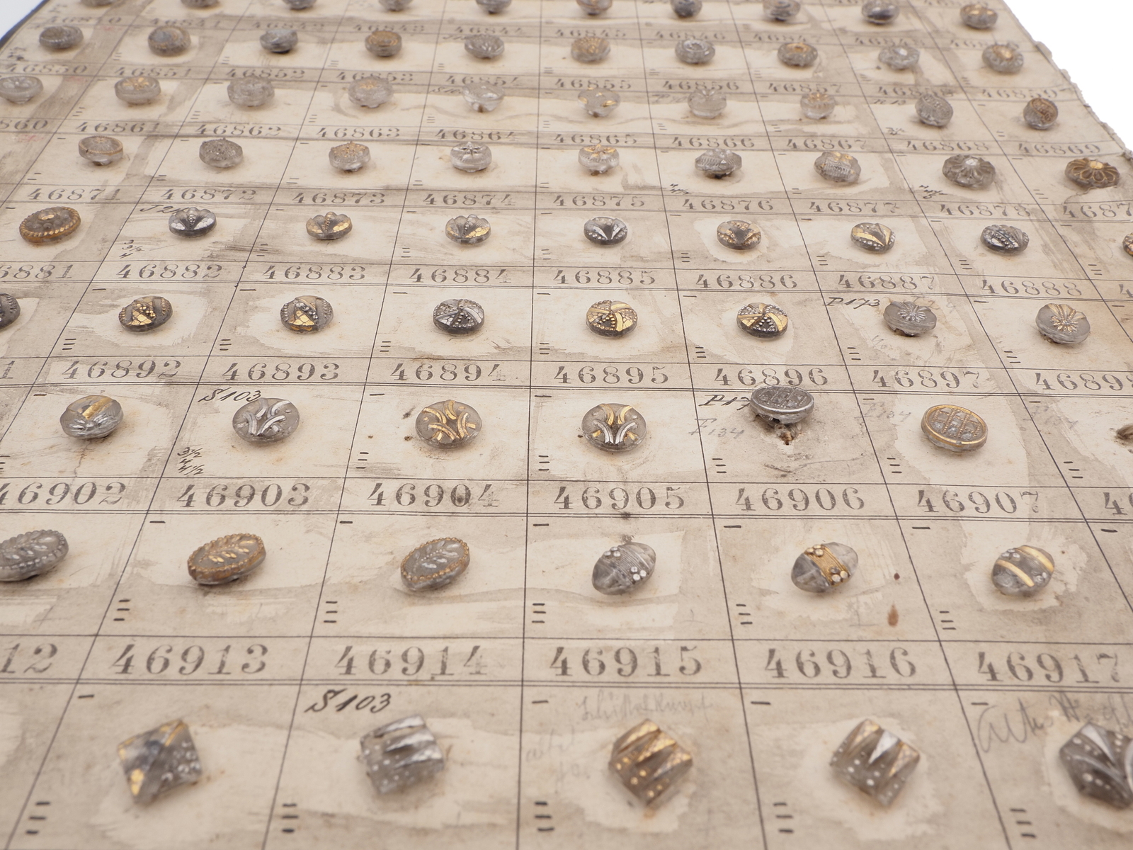Sample card (147) Czech antique glass buttons gold gilt lustre crystal dimi