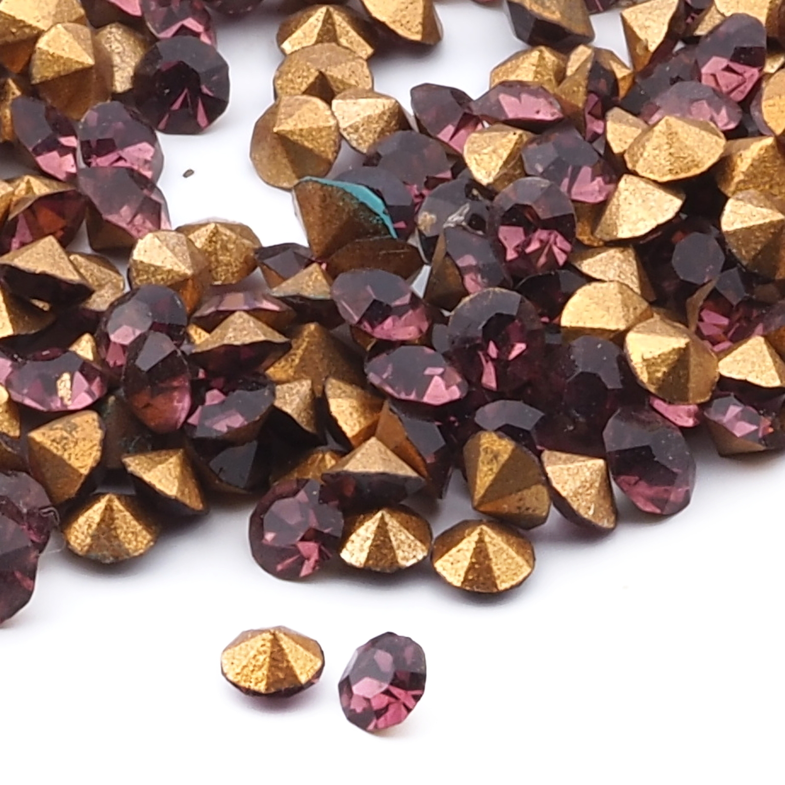Lot (325) Czech vintage foiled round faceted purple glass rhinestones 3mm