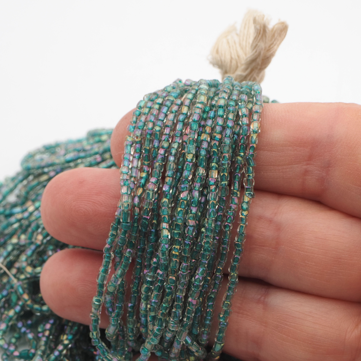 Master Hank crystal green faceted seed glass beads 12/0 Vintage Czech - kopie