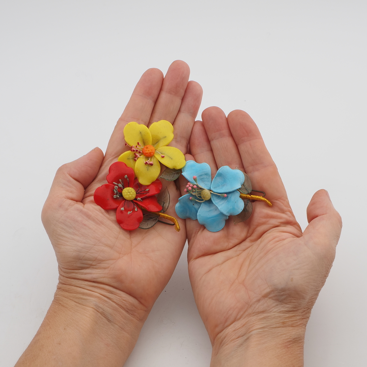 Set of 3 Vintage Czech lampwork glass flower pin brooch yellow red blue