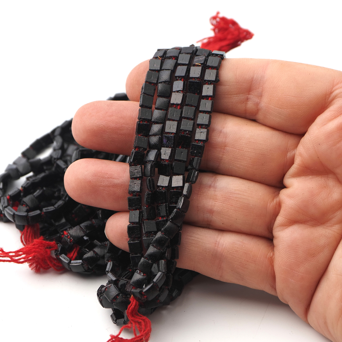 Victorian Antique faceted Black square ribbed nailhead Lustre flat back glass beads Master Hank 3.6 mm   - kopie