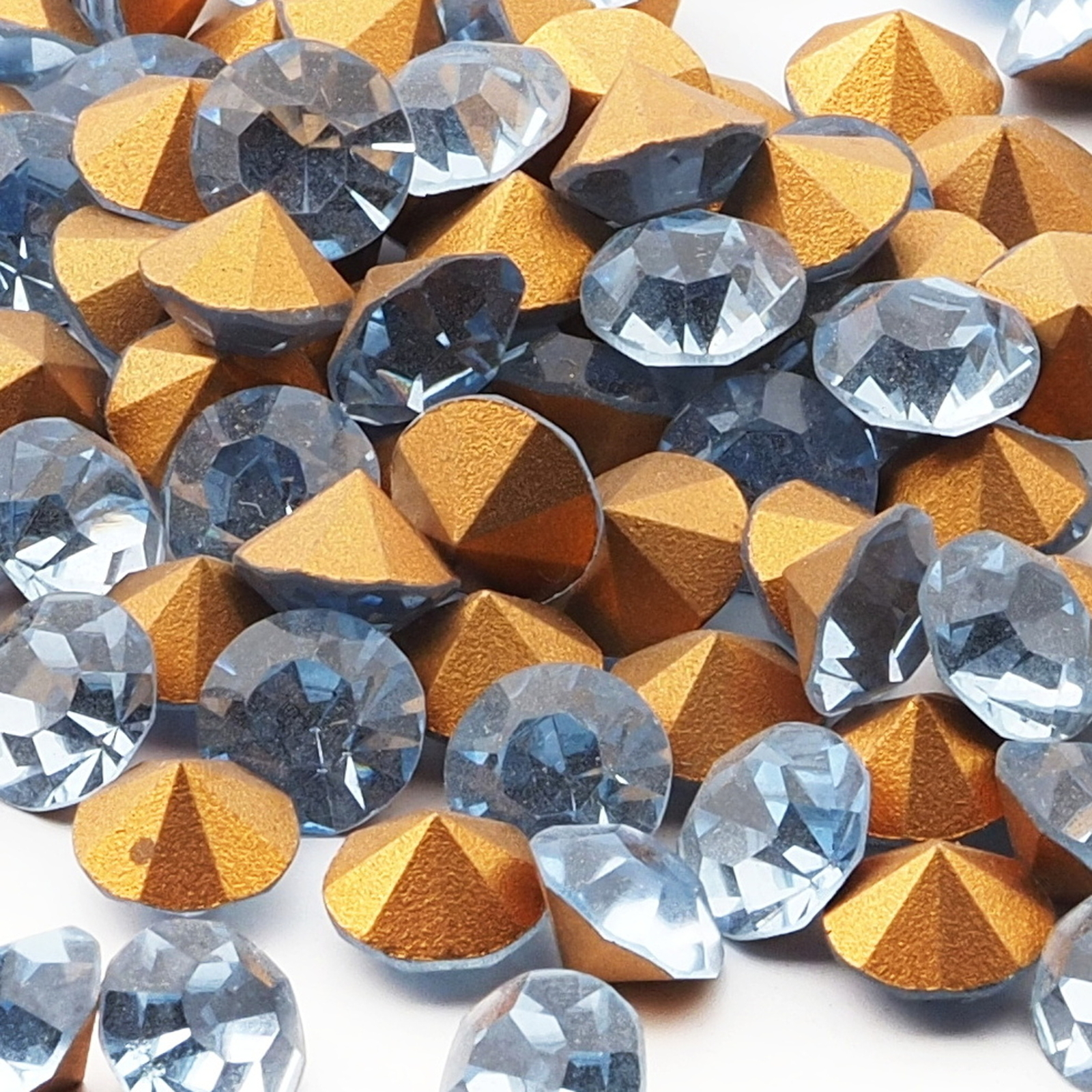 Lot (105) Czech vintage foiled round blue glass rhinestones 8mm