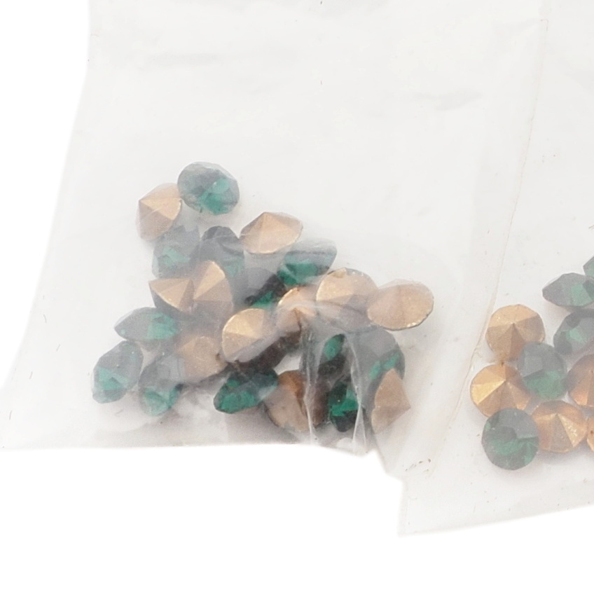 Lot (70) Czech vintage foiled Emerald green glass rhinestones 5mm