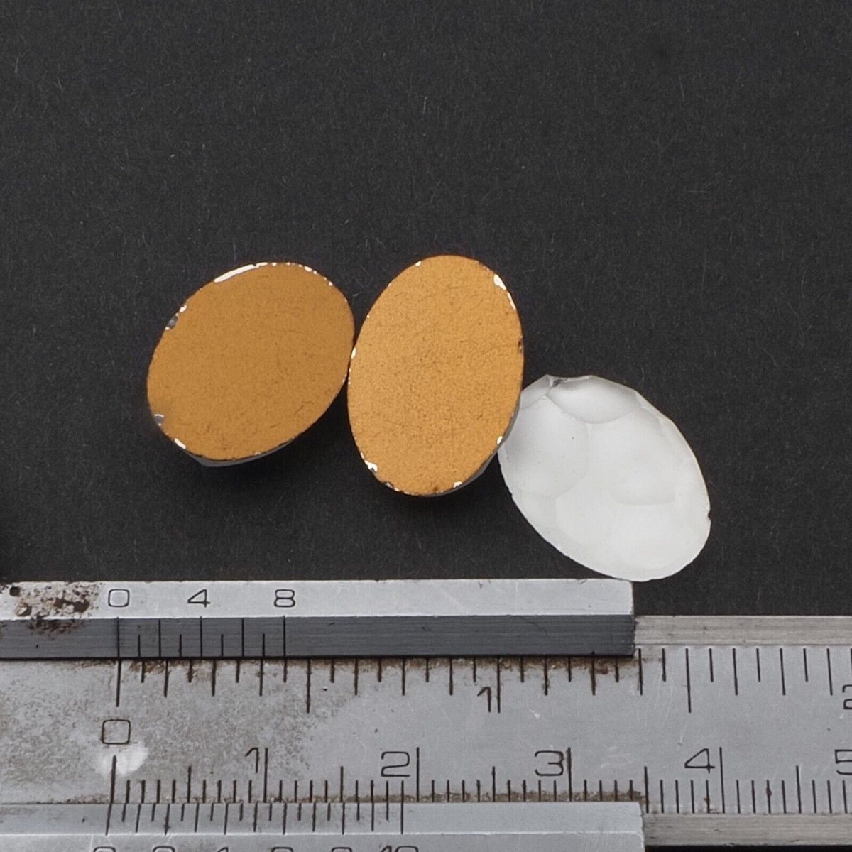 Lot (3) Czech vintage frost honeycomb foiled oval glass cabochons 18x13mm