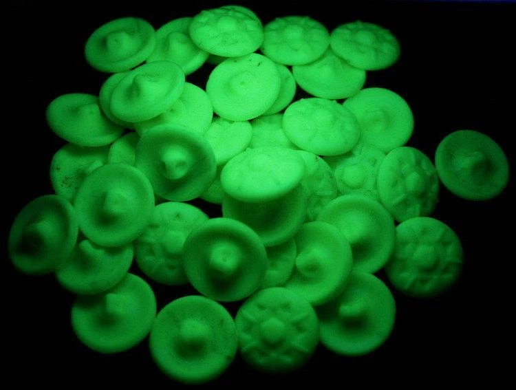 Uranium snowflake glass buttons 18mm Lot 24pcs Vintage Czech