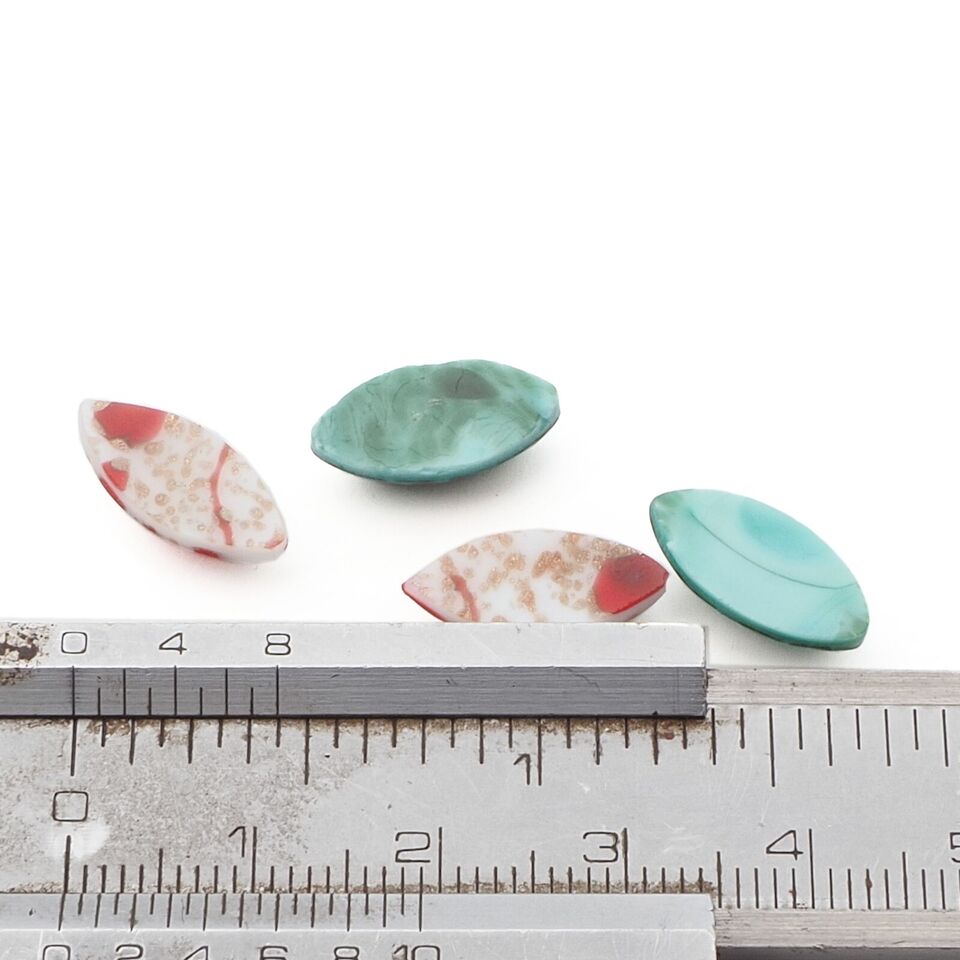 Lot (4) Czech vintage oval glass cabochons green red marble 15x7mm