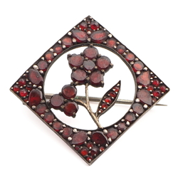 Antique Victorian Bohemian garnet floral openwork pin brooch 